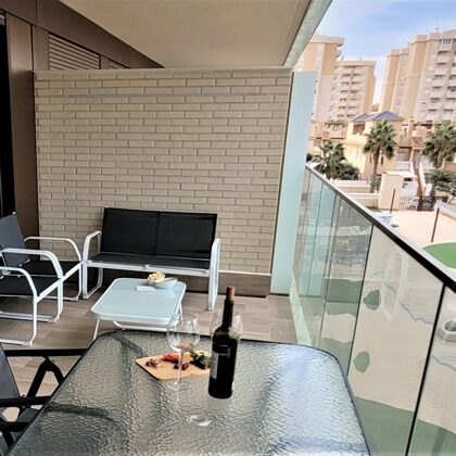 Front terrace with lounge and dinner table