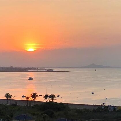 Vue sur la mer au matin